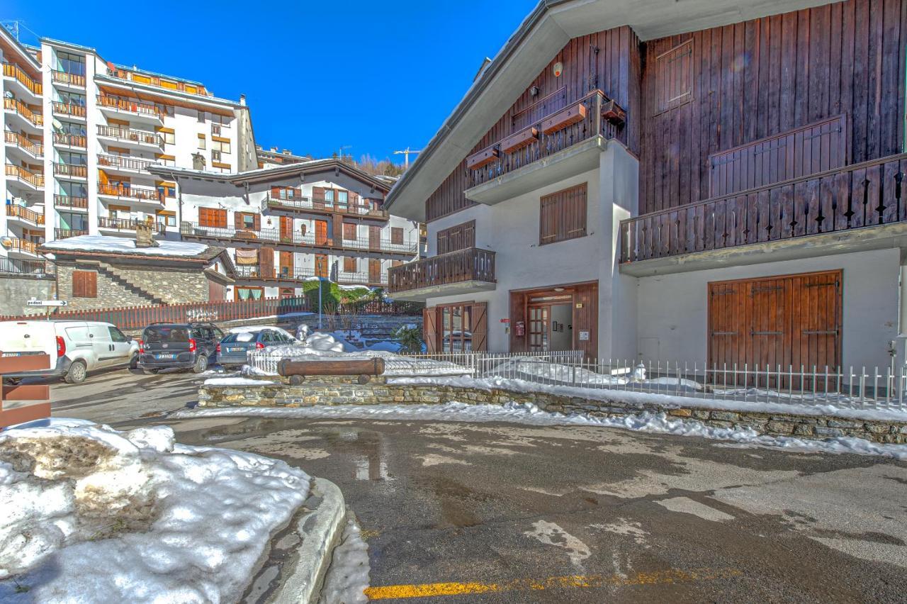 Casa Julie - Accogliente Rifugio Nella Quiete - Cour 0157 Apartment Courmayeur Exterior foto